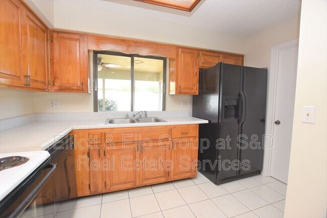 Foto del edificio - 1974 Indian Trails Ct