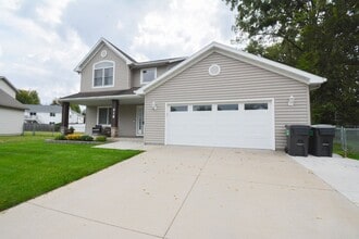 Building Photo - 518 Forbrook Ln NW