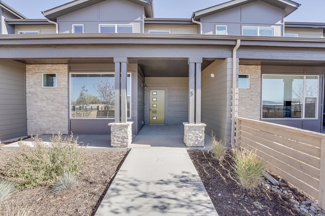 Primary Photo - 3 bed, 2.5 bath Townhome in Mosaic Neighbo...