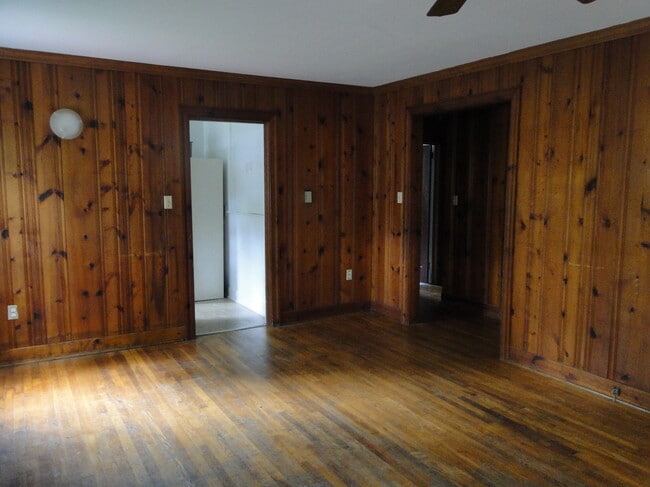 LR to kitchen - 106 Pine St