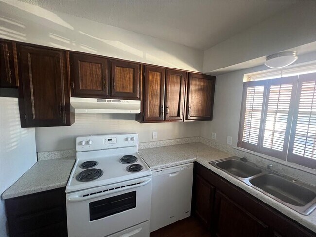 Foto del edificio - 208 McMillan Ave