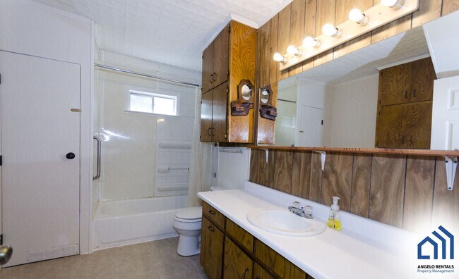 Building Photo - Affordable 3 bedroom 1 bath house COMING SOON!