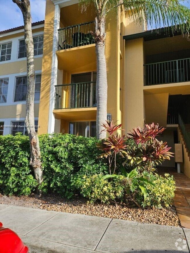 Building Photo - 111 Yacht Club Way