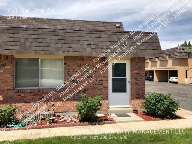 Foto del edificio - 703 NW 7th St