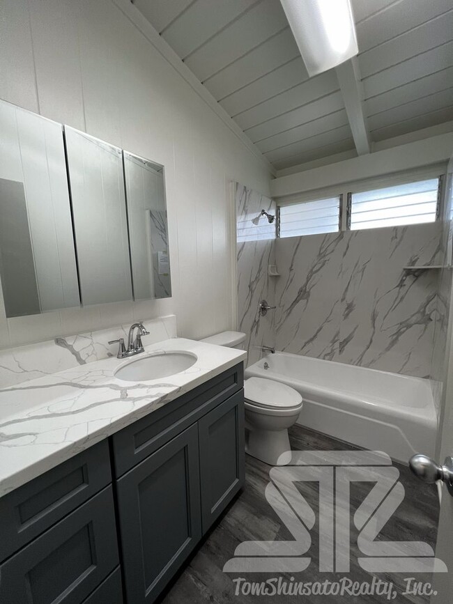 Foto del edificio - 3 Bedrooms | 1 Bathroom | Carport | Pearl ...