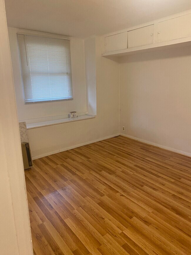 Dining area - 111 Redlyn St