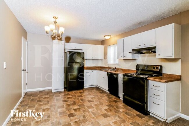 Foto del edificio - 6370 Silver Fox Dr