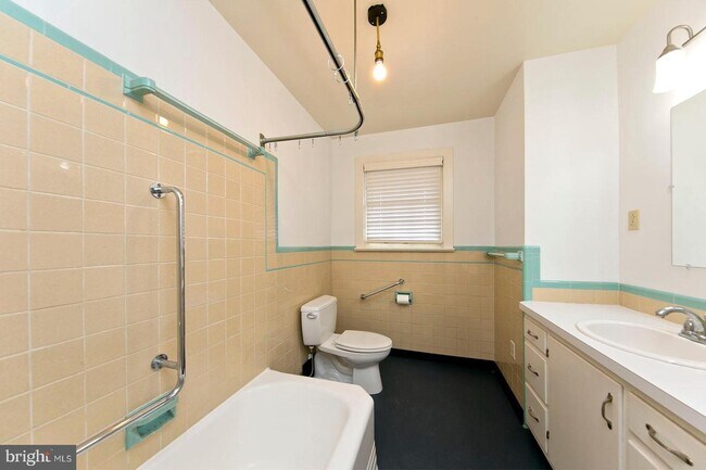 Foto del edificio - 210 N Washington St