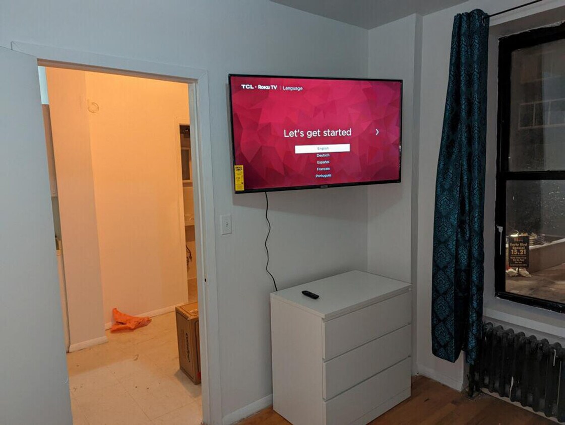 Foto principal - 312 E 93rd St