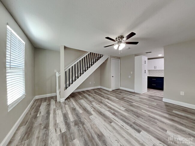 Building Photo - 4356 S Lockwood Ridge Rd