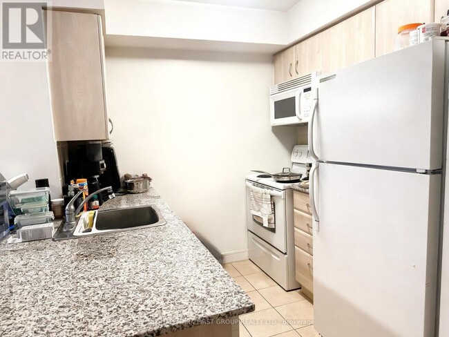 Building Photo - 31 Bales Ave