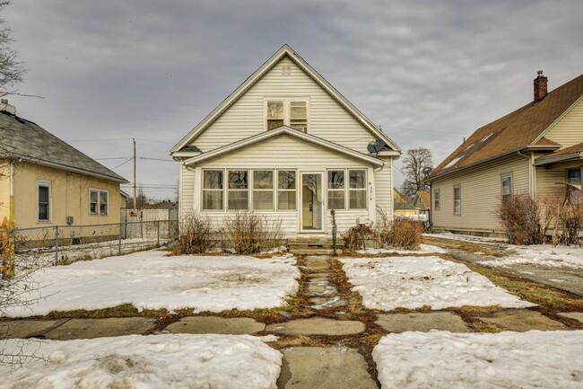 Building Photo - 3018 Avenue B
