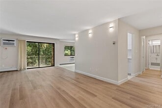 Building Photo - 500 Central Park Ave
