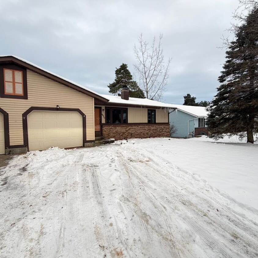 Foto principal - Rockford Schools! 3 Bedroom Duplex