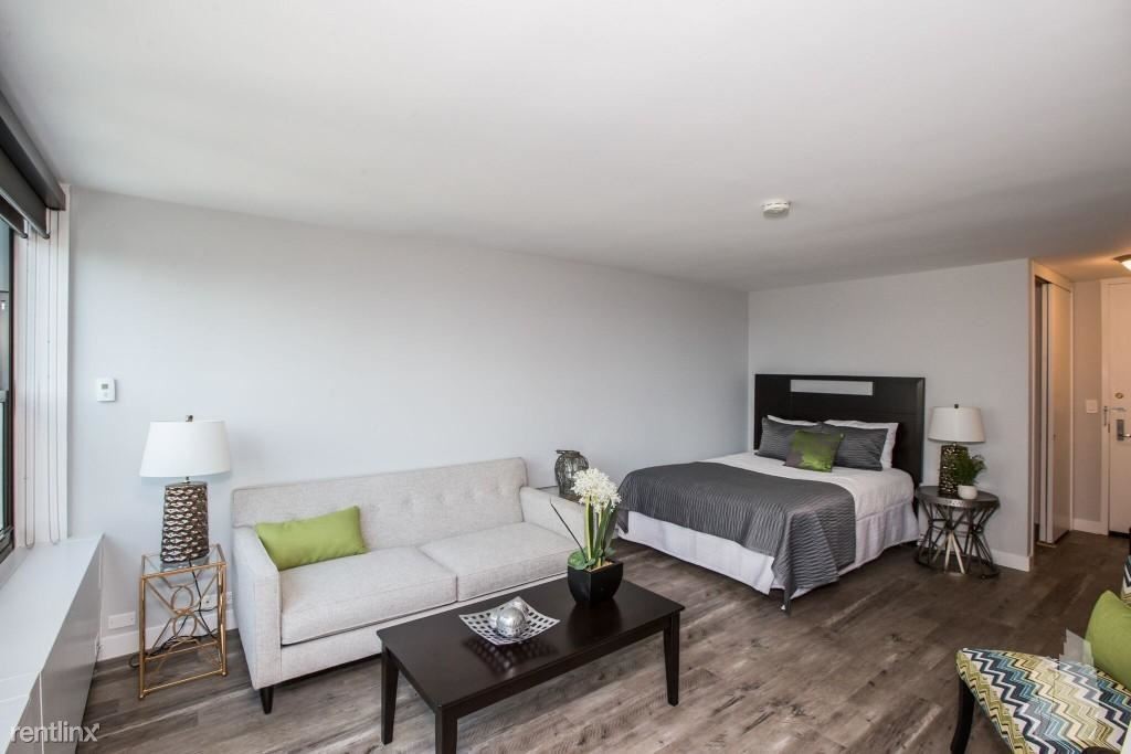 Primary Photo - 1142 S Michigan Ave