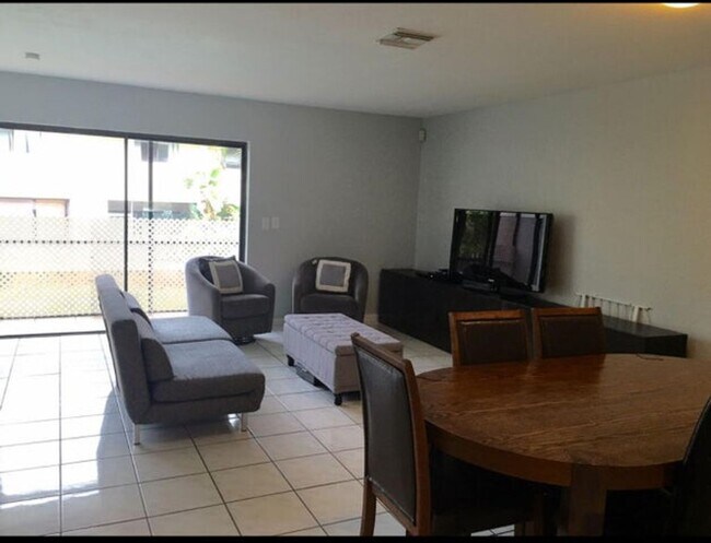 Foto del edificio - 1679 NW 15th Vista