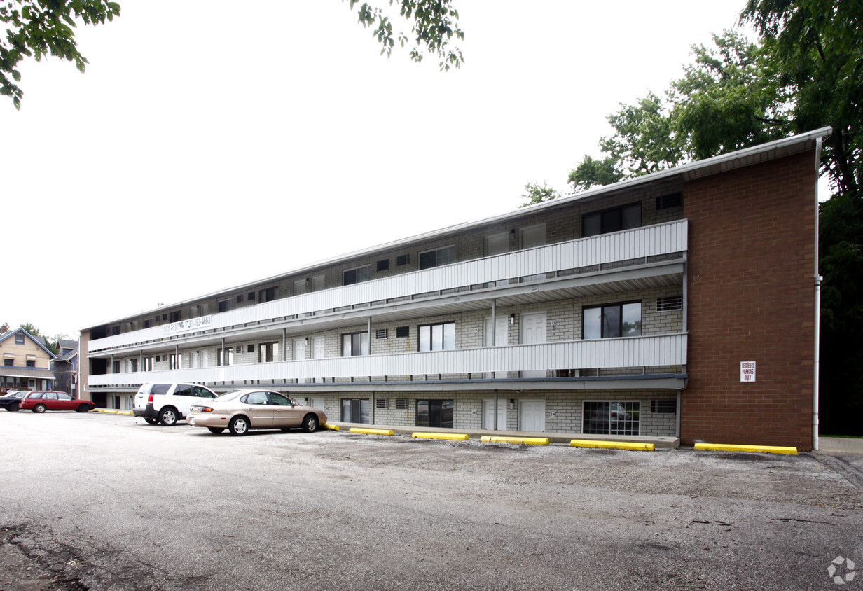 Fountain View Apartments - Buchtel Ave