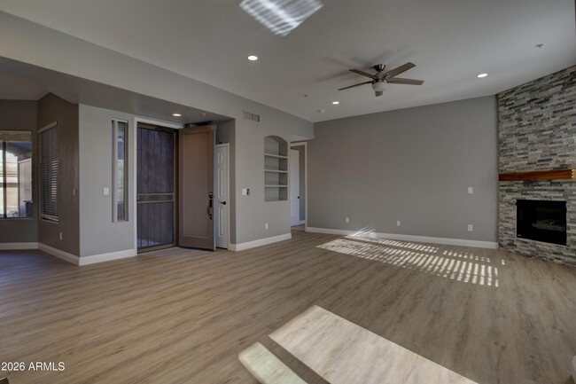 Foto del edificio - 16420 N Thompson Peak Pkwy