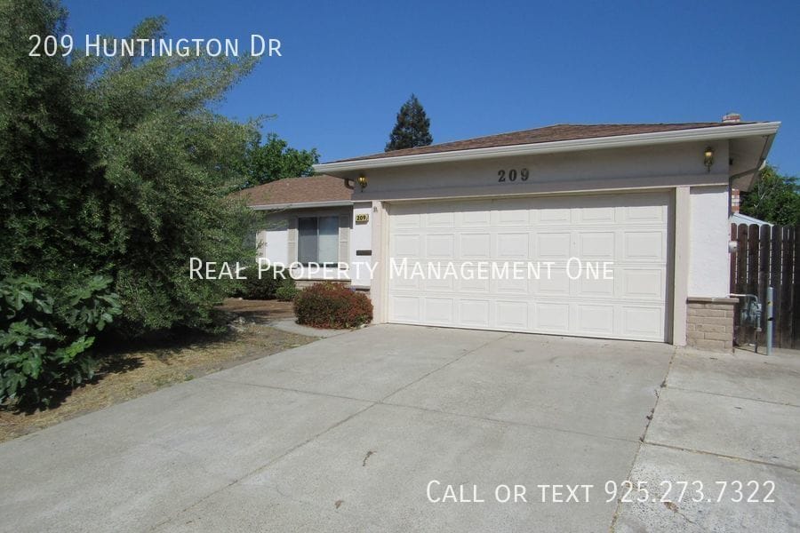 Single Family 3 Bed, 2 Bath Home in Great House Rental in Antioch