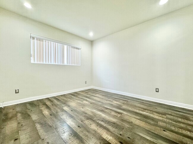 Foto del edificio - 4839 W 17th St