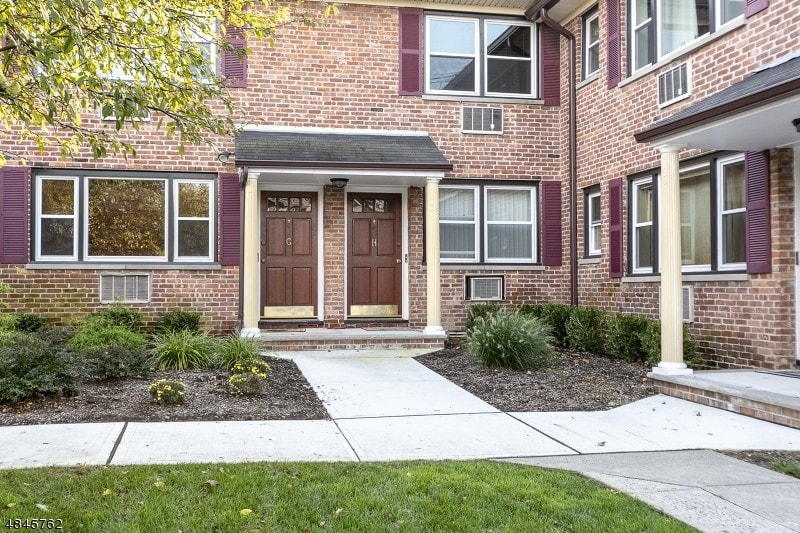 Primary Photo - 741 Bloomfield Ave