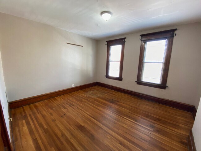 Foto del edificio - 1467 Worthington St