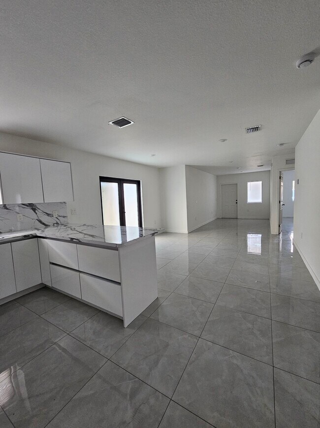 Foto del edificio - 2970 NW 48th St