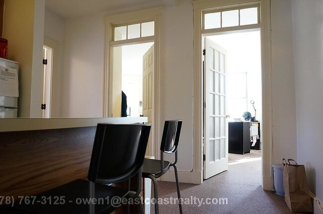 Foto del edificio - 828 Beacon St