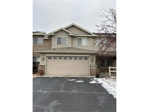 Building Photo - 860 Independence Dr