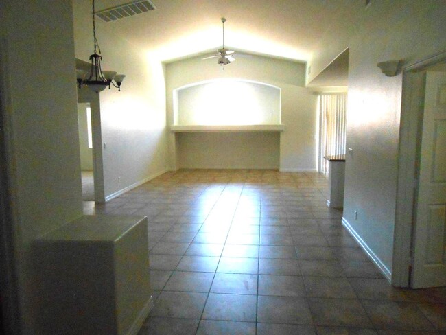 Building Photo - Spacious 1 Story Home in Aliante Gated Com...