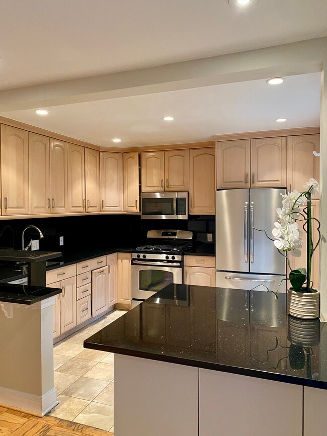 Building Photo - 5301 Westbard Cir
