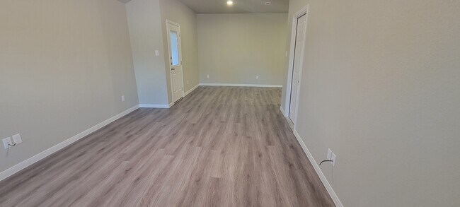 Building Photo - 1618 Indian Trl