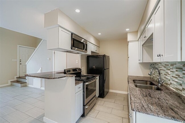 Foto del edificio - 5604 Woodrow Ave