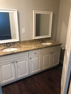 Foto del edificio - 2800 Burchill Rd