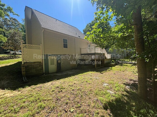 Foto del edificio - 6252 Adams Hunt Dr