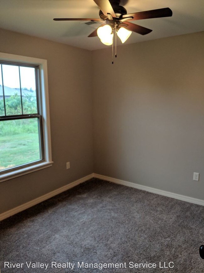 Building Photo - 3 br, 2 bath House - 926 S Quincy Cove