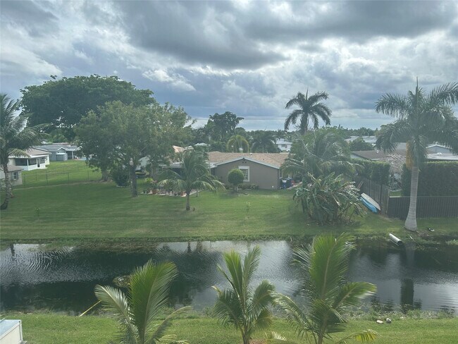 Building Photo - 6770 Royal Palm Blvd