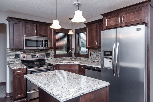 Foto del edificio - 3340 Portage Cir NW