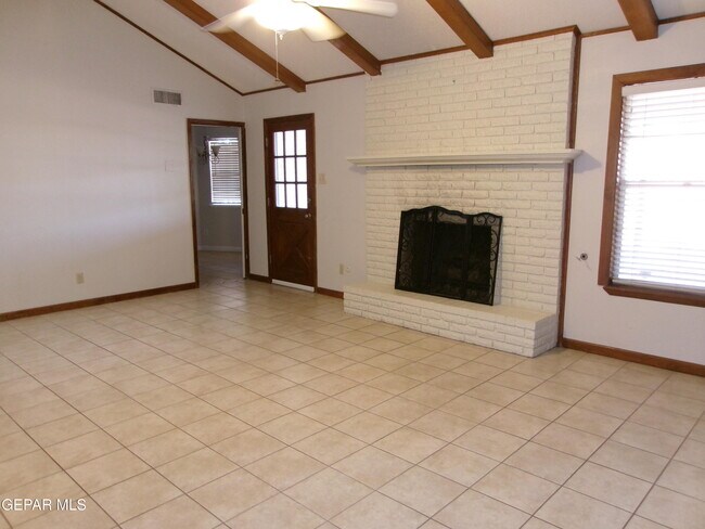 Building Photo - 6228 Los Altos Dr
