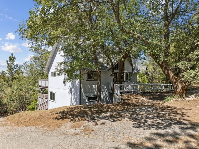 Building Photo - 1351 Montreal Dr