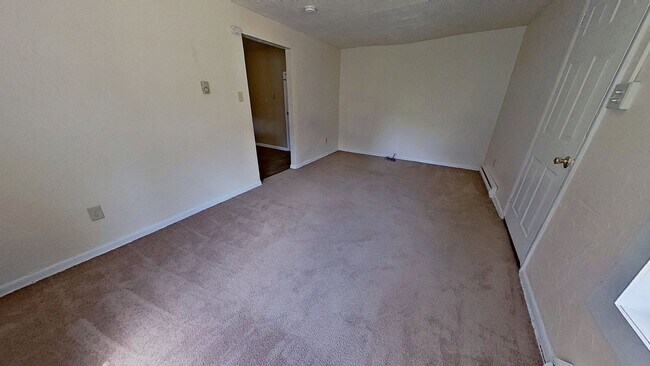 Building Photo - Charming Semi-Detached 2-Bedroom Home