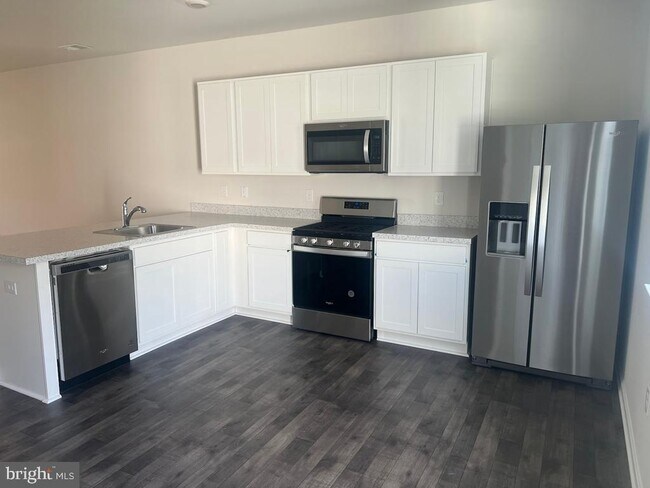 Building Photo - 521 Ridgley Blvd
