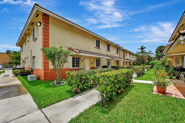 Foto del edificio - 6768 NW 182nd St