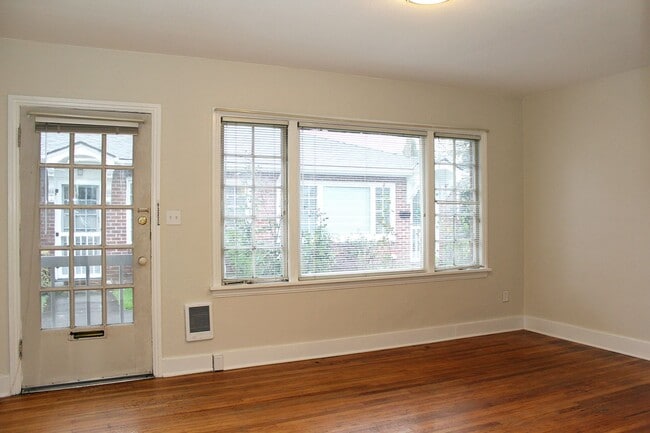 Building Photo - 1007 NE Tillamook St