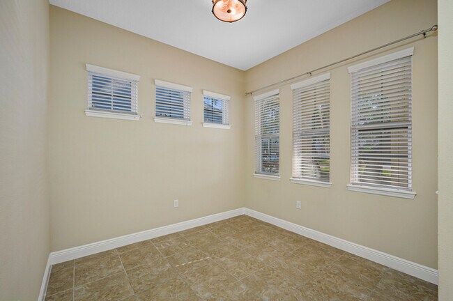 Building Photo - 3-bedroom, 2.5-bathroom, 2-car garage Home...