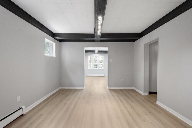 Foto del edificio - Stunning 5 bedroom home in Sheraden available Feb 1!