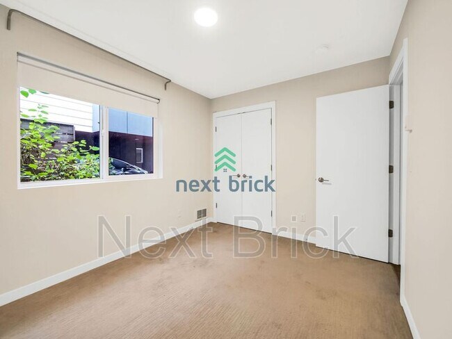 Building Photo - 1134 N 90th St