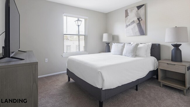 Building Photo - 3450 Manor Dr