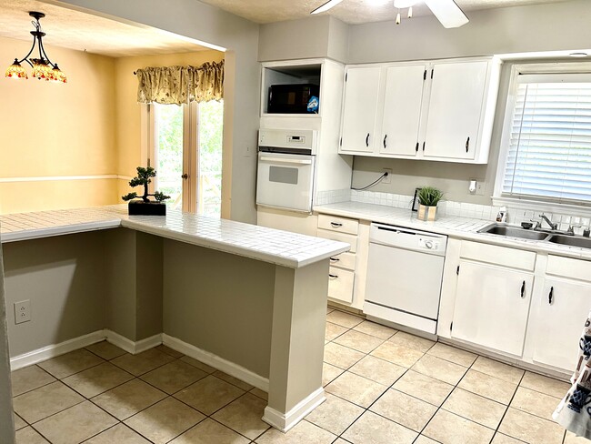 Building Photo - 3056 Dale Hollow Dr