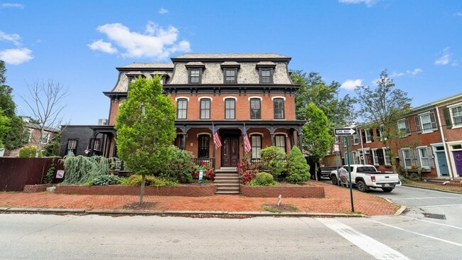 Photo - 201 W Barnard St Apartment